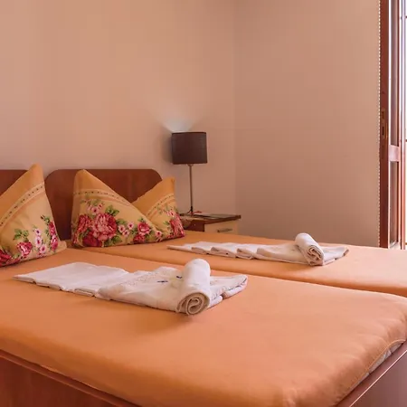 Two-bedroom With Sea View 02 Makarská