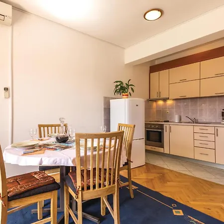 Two-Bedroom Apartment Makarska With Sea View 02 *