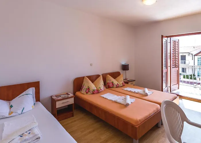 Two-bedroom With Sea View 02 *