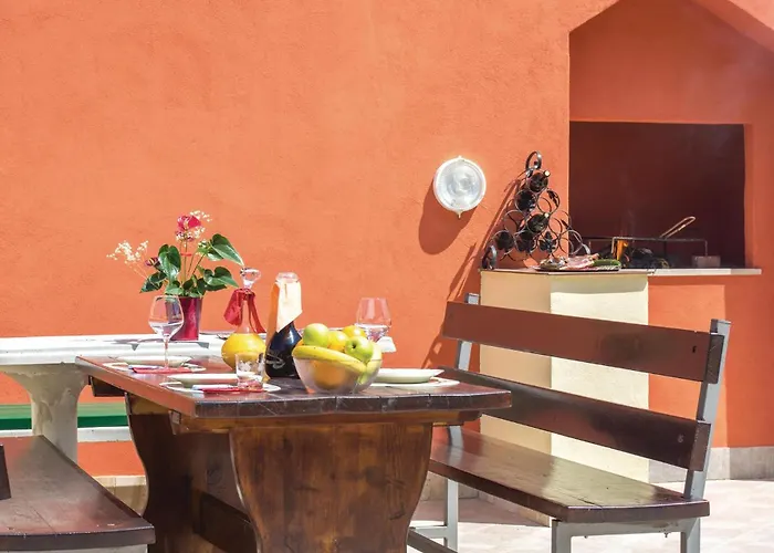 Daire Two-bedroom With Sea View 02