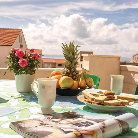 Two-bedroom With Sea View 02 Appartamento Makarska