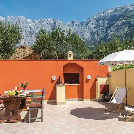 Appartamento Two-bedroom With Sea View 02 *