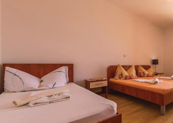 Two-Bedroom Apartment Makarska With Sea View 02 *