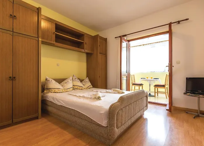 Two-Bedroom Apartment Makarska With Sea View 02 Apartment