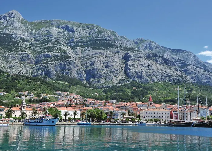 Apartment Two-Bedroom Apartment Makarska With Sea View 02 Makarska