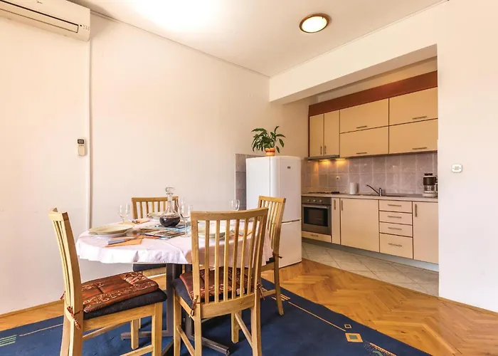 Two-Bedroom Apartment Makarska With Sea View 02 *