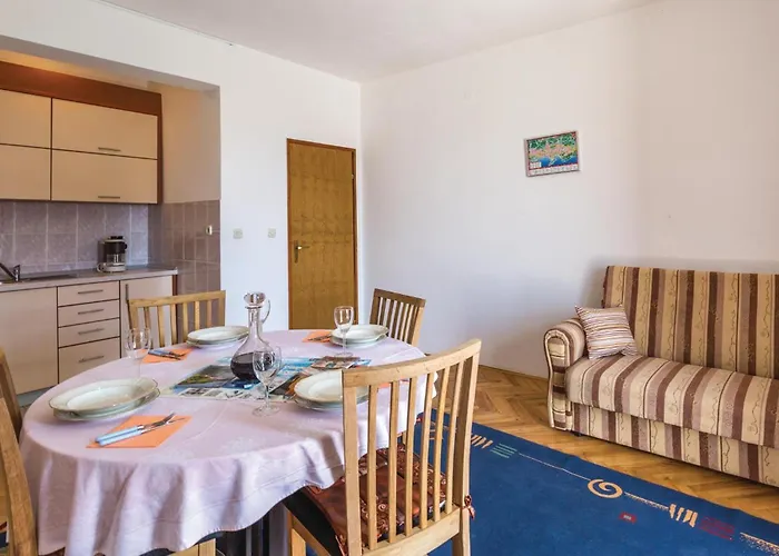 Two-Bedroom Apartment Makarska With Sea View 02 Makarska