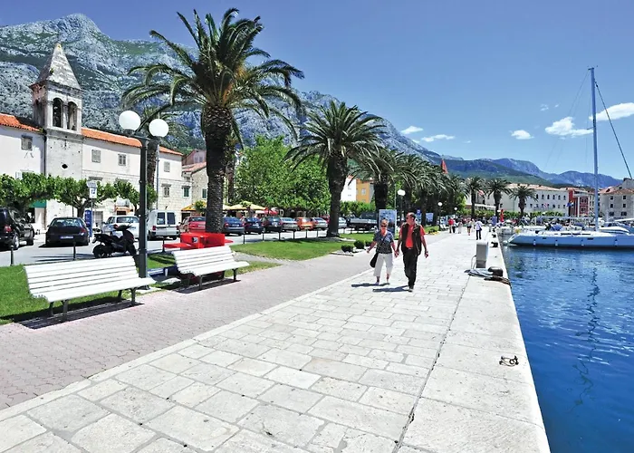 Two-Bedroom Apartment Makarska With Sea View 02 * Makarska